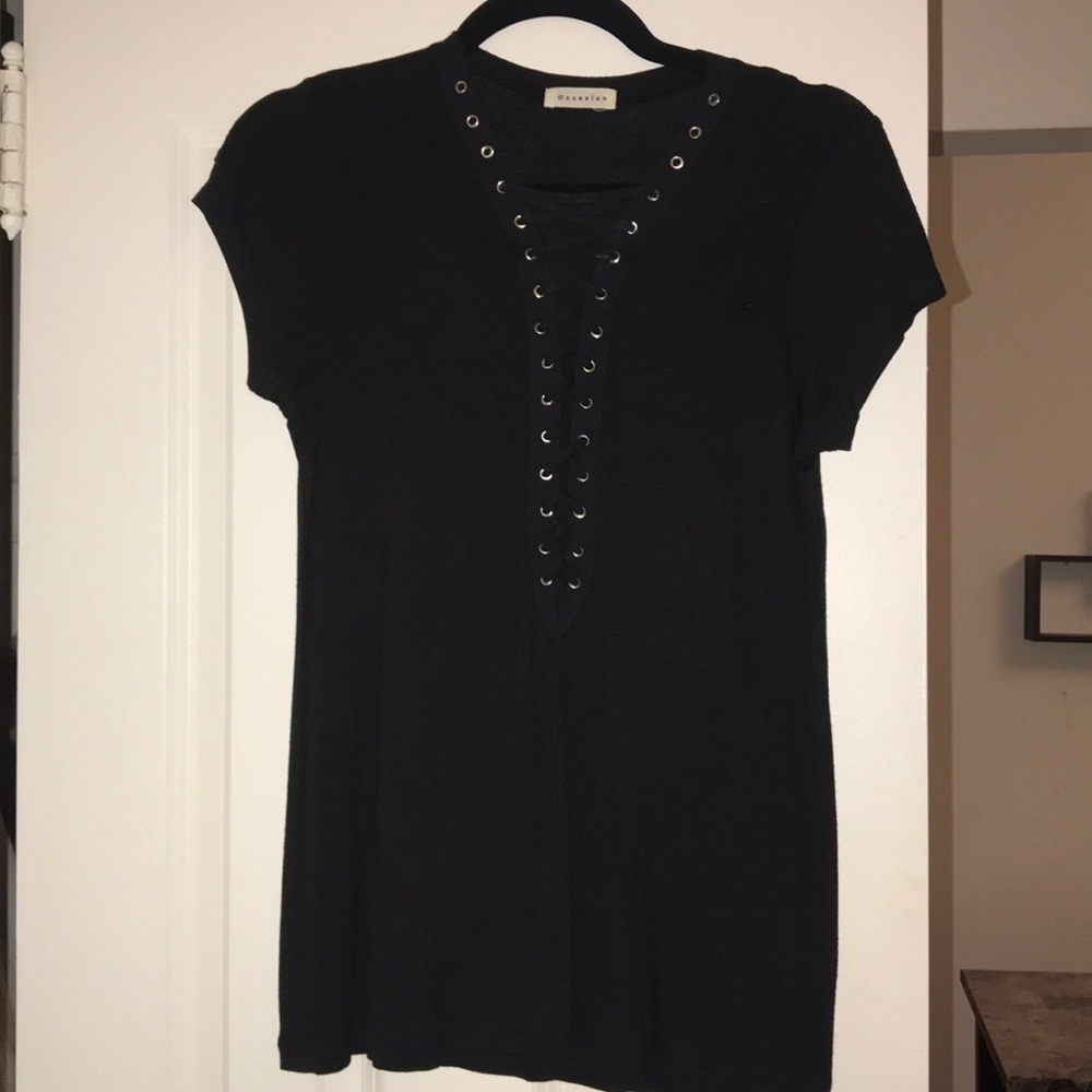 Criss cross neck black t shirt